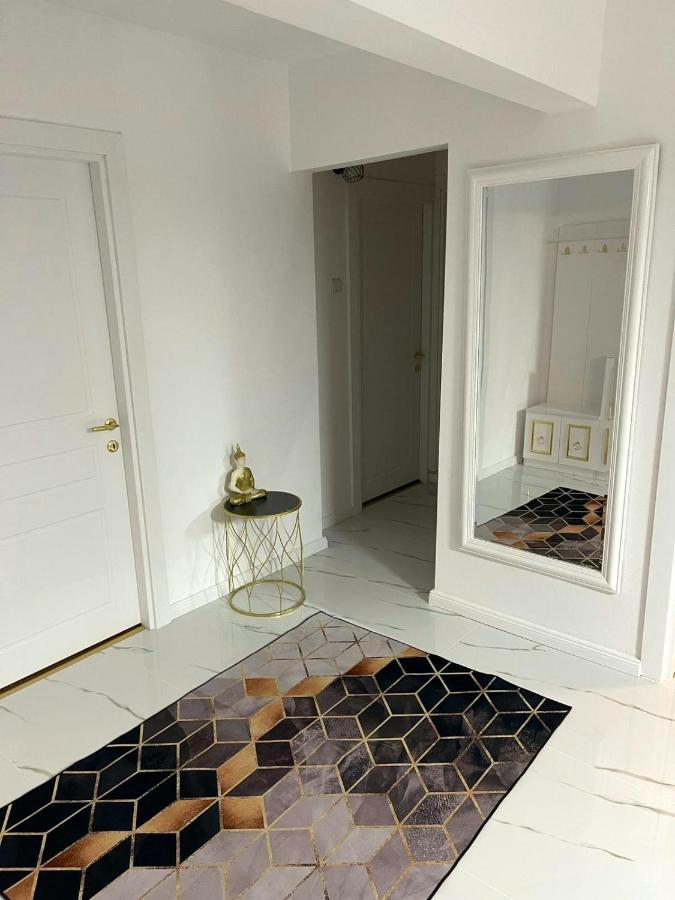 Carla'S Apartament Apartment Oradea Exterior photo